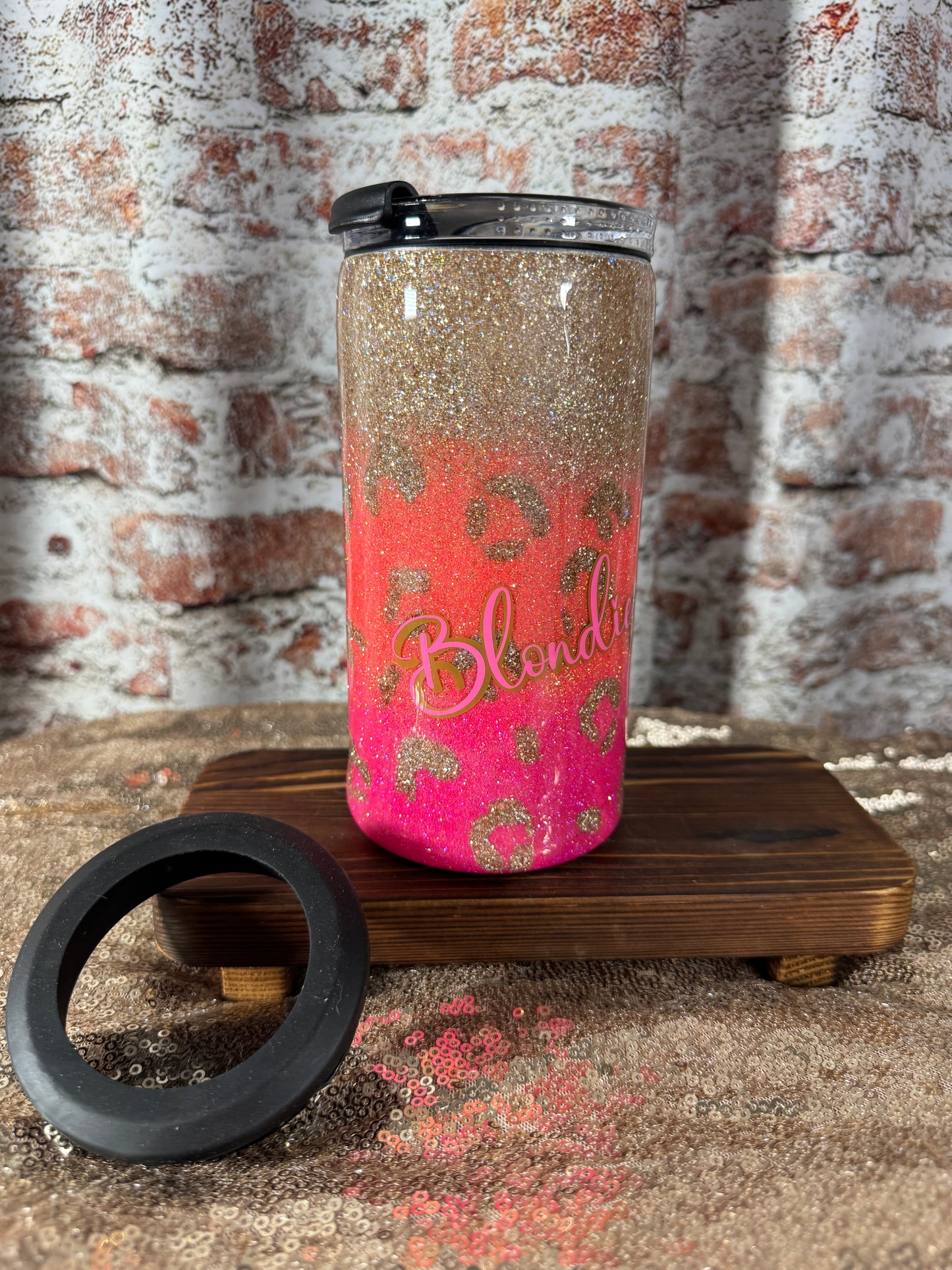 🐆✨One coozie. FOUR ways to party.