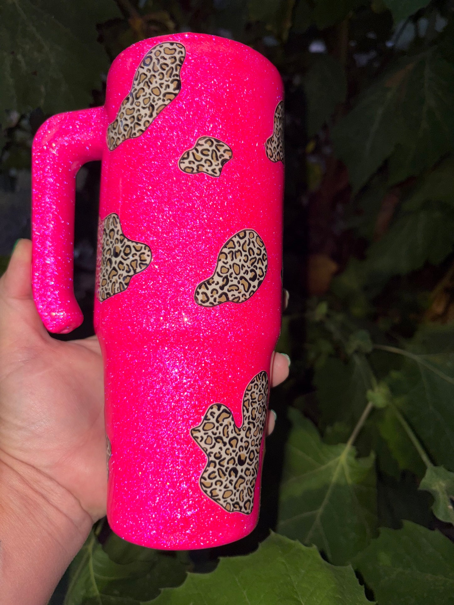 🐄💖 Cowprint, but make it ✨leopard✨… and HOT PINK?!