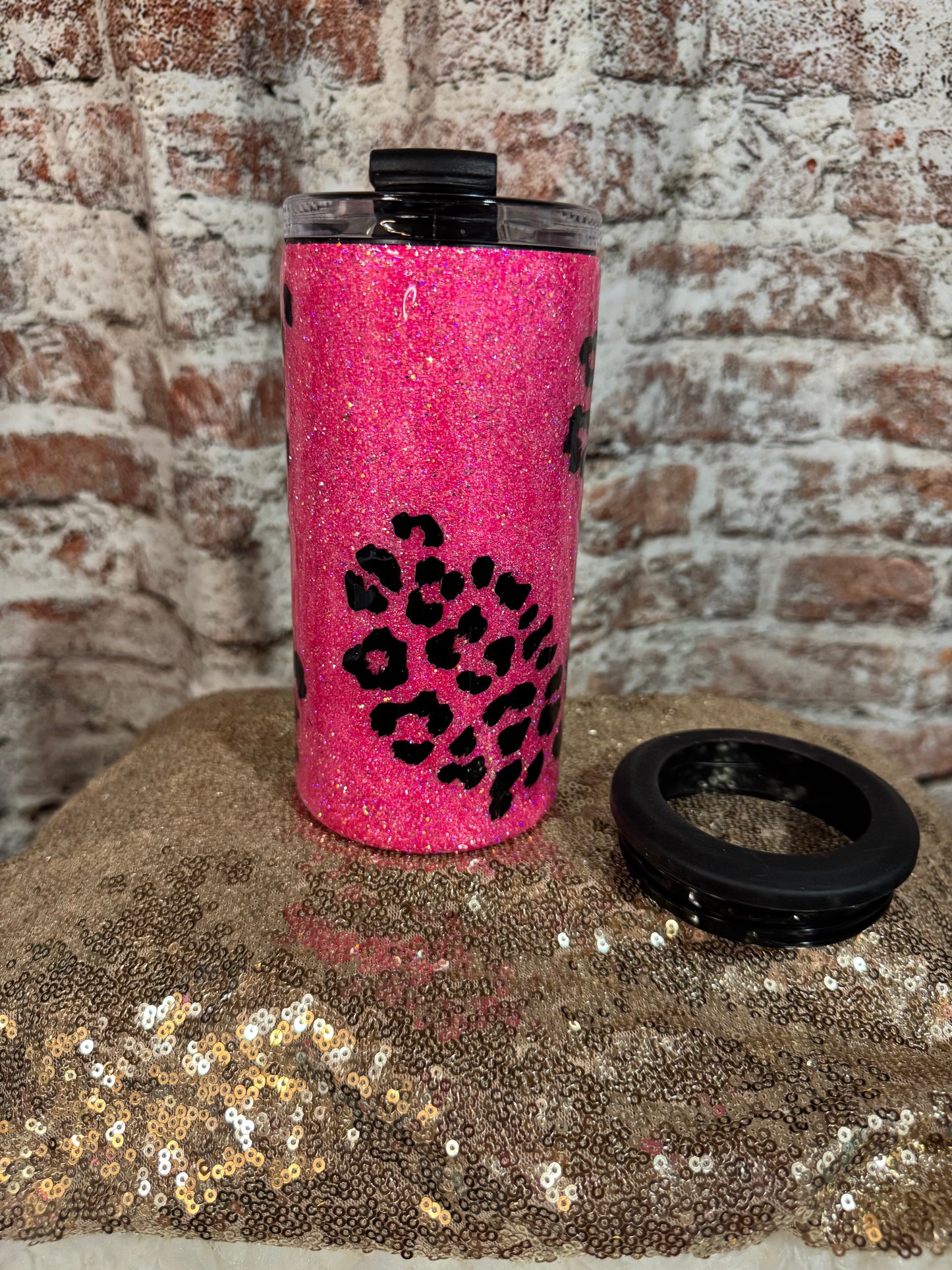 Pink leopard can coozie
