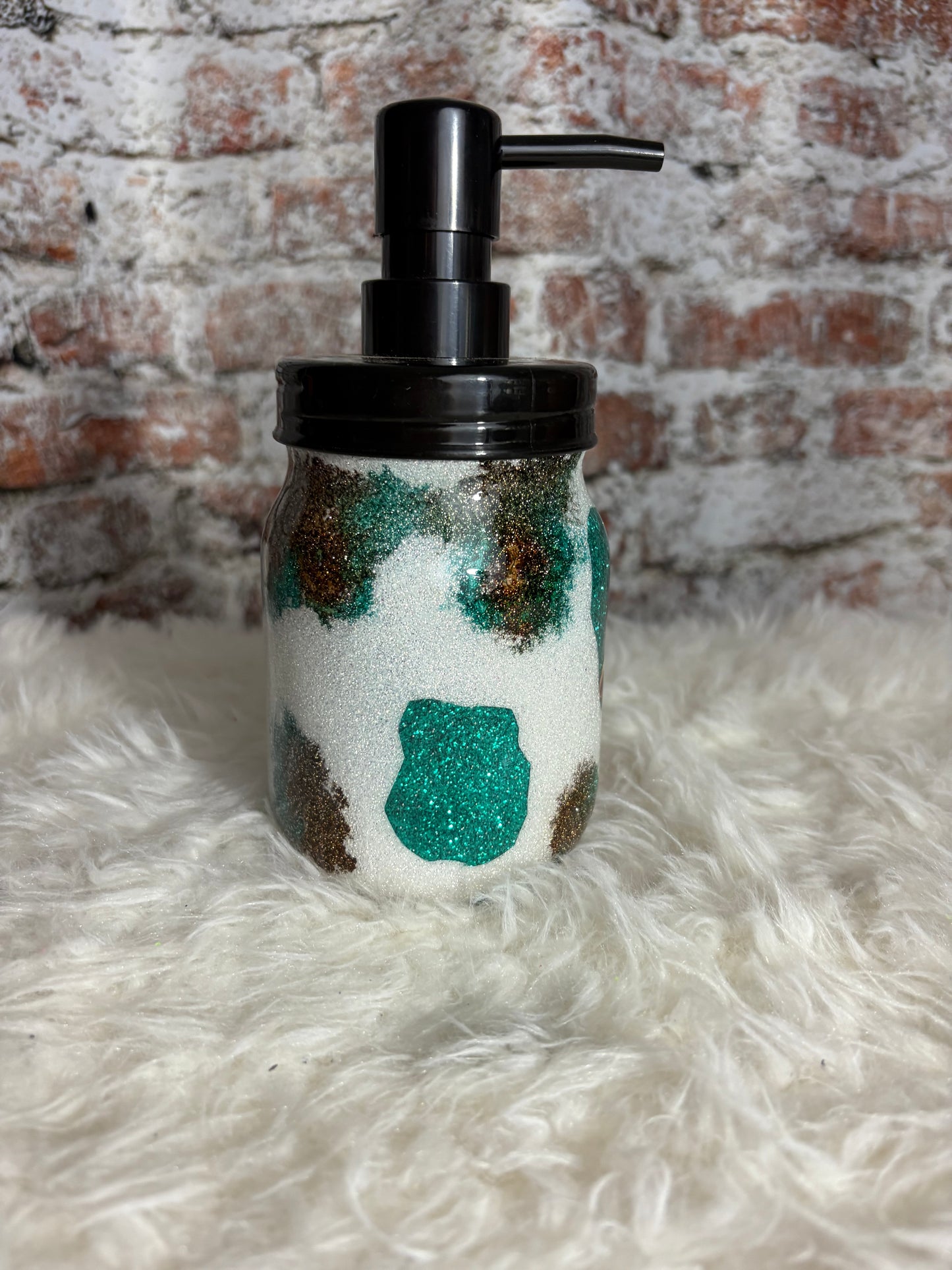 🐮 Farmhouse Cuteness Overload – 16oz Highland Cow Soap Dispenser 💚