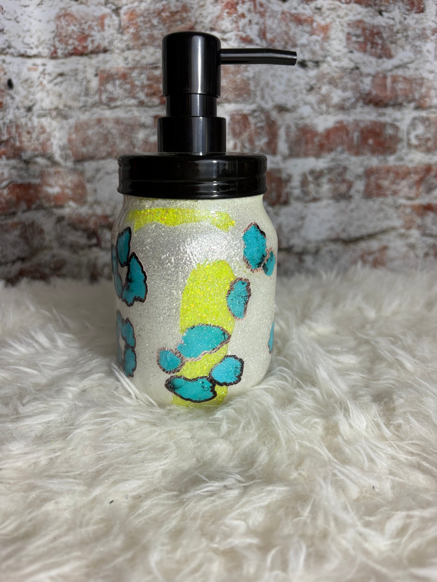 ✨ Hand Soap with Style – 16oz Glass Dispenser ✨