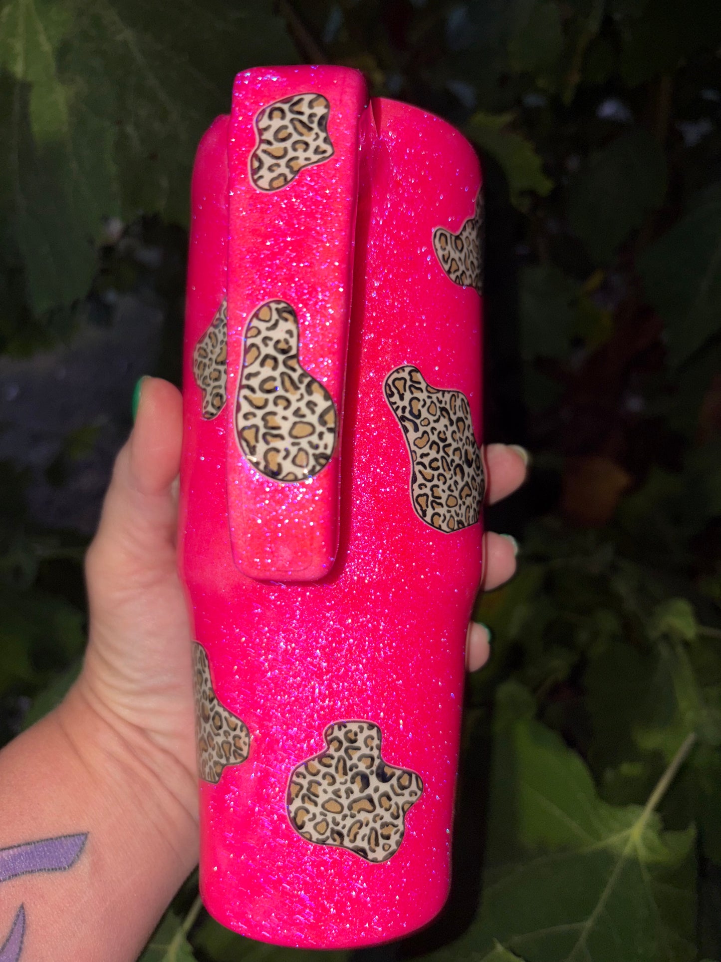 🐄💖 Cowprint, but make it ✨leopard✨… and HOT PINK?!