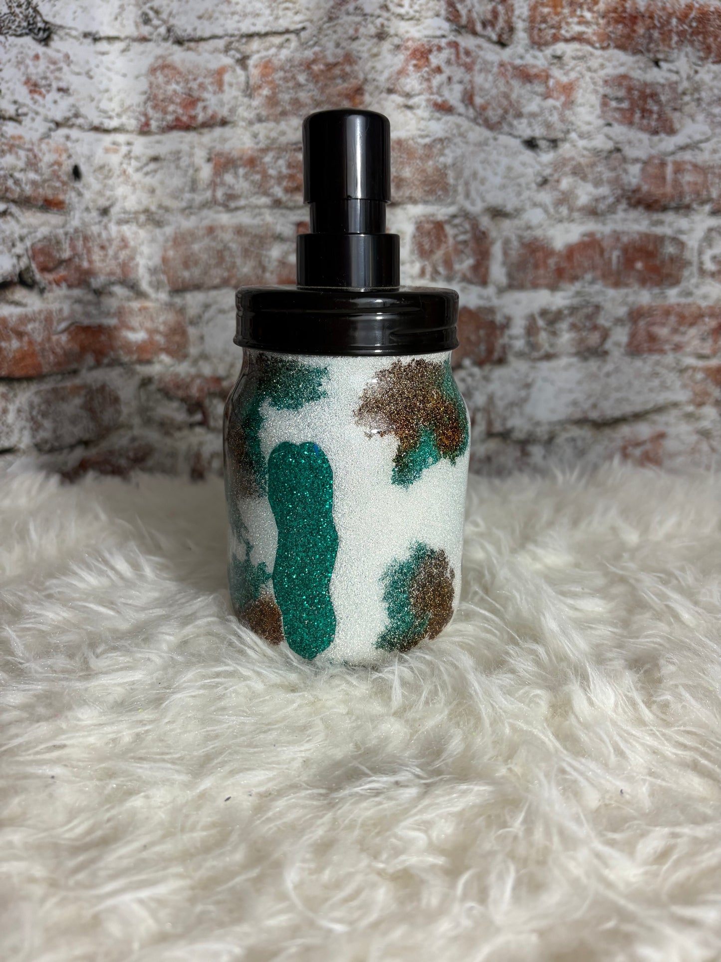 🐮 Farmhouse Cuteness Overload – 16oz Highland Cow Soap Dispenser 💚