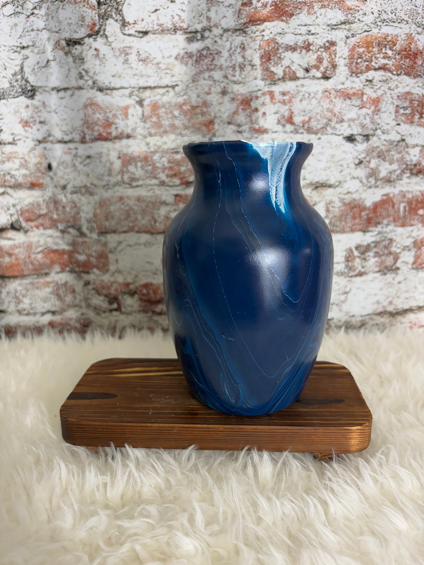 “Midnight Azure” – Matte Elegance Artisan Vase
