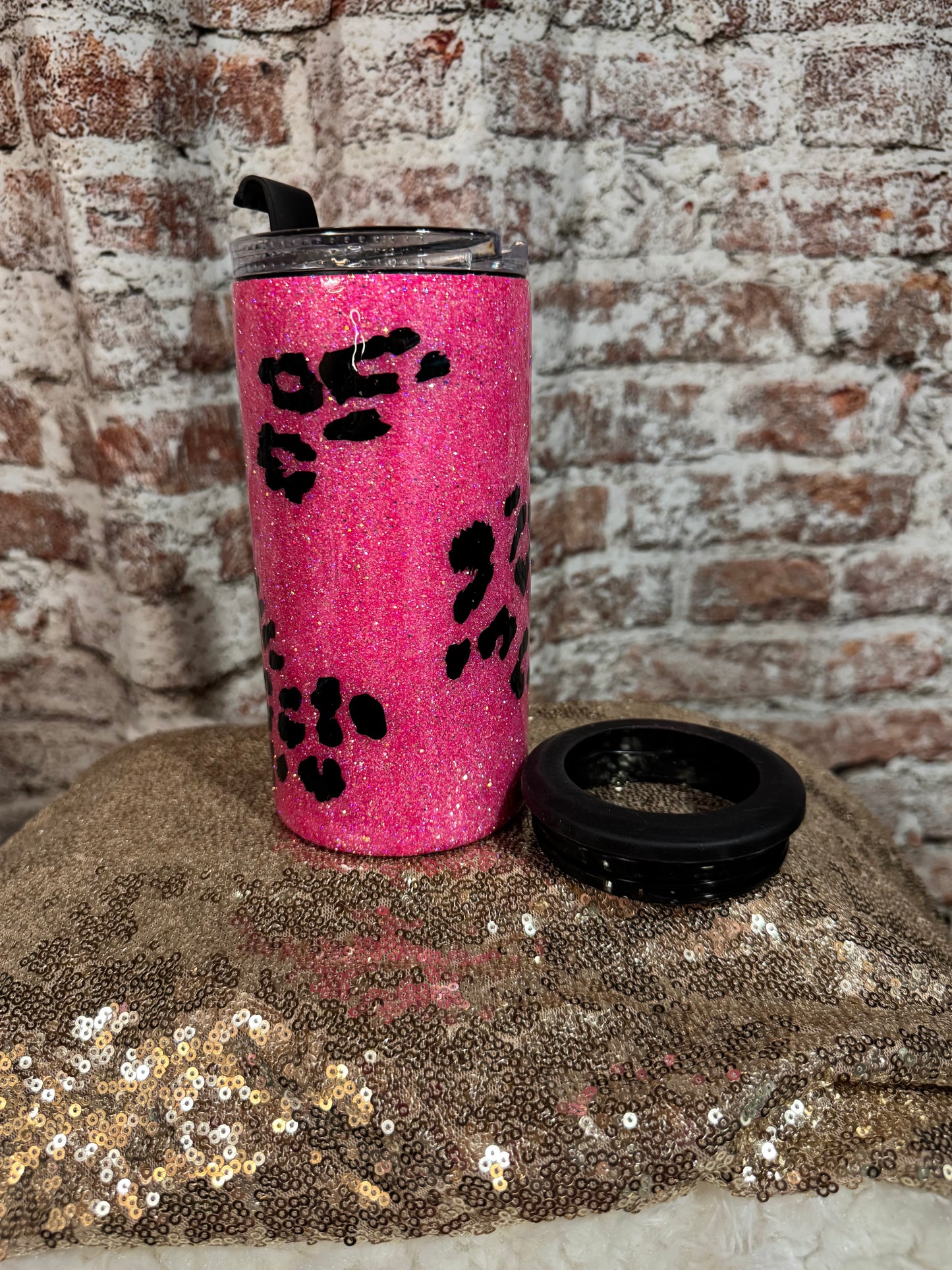 Pink leopard can coozie
