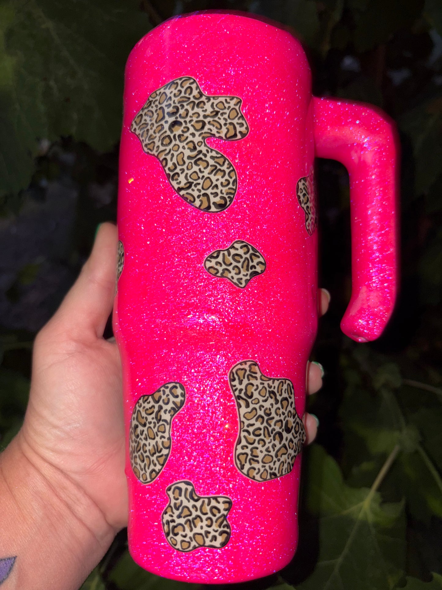 🐄💖 Cowprint, but make it ✨leopard✨… and HOT PINK?!