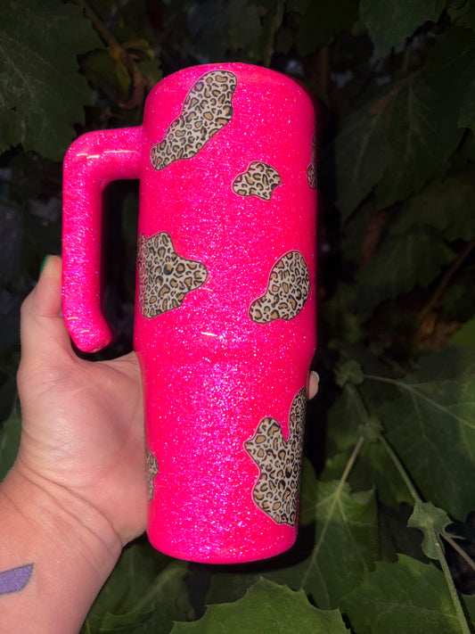 🐄💖 Cowprint, but make it ✨leopard✨… and HOT PINK?!