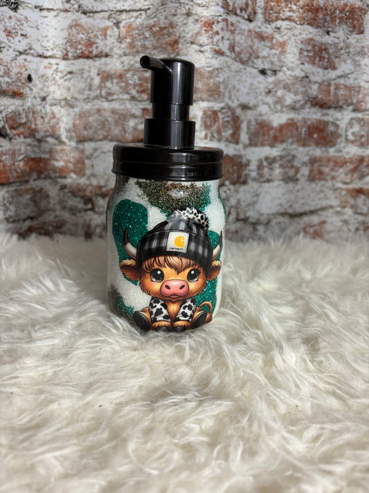 🐮 Farmhouse Cuteness Overload – 16oz Highland Cow Soap Dispenser 💚