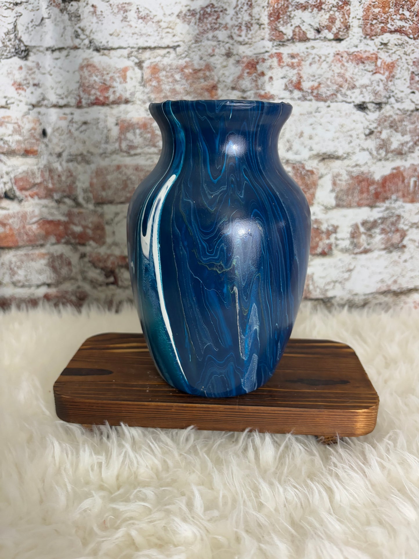 “Midnight Azure” – Matte Elegance Artisan Vase