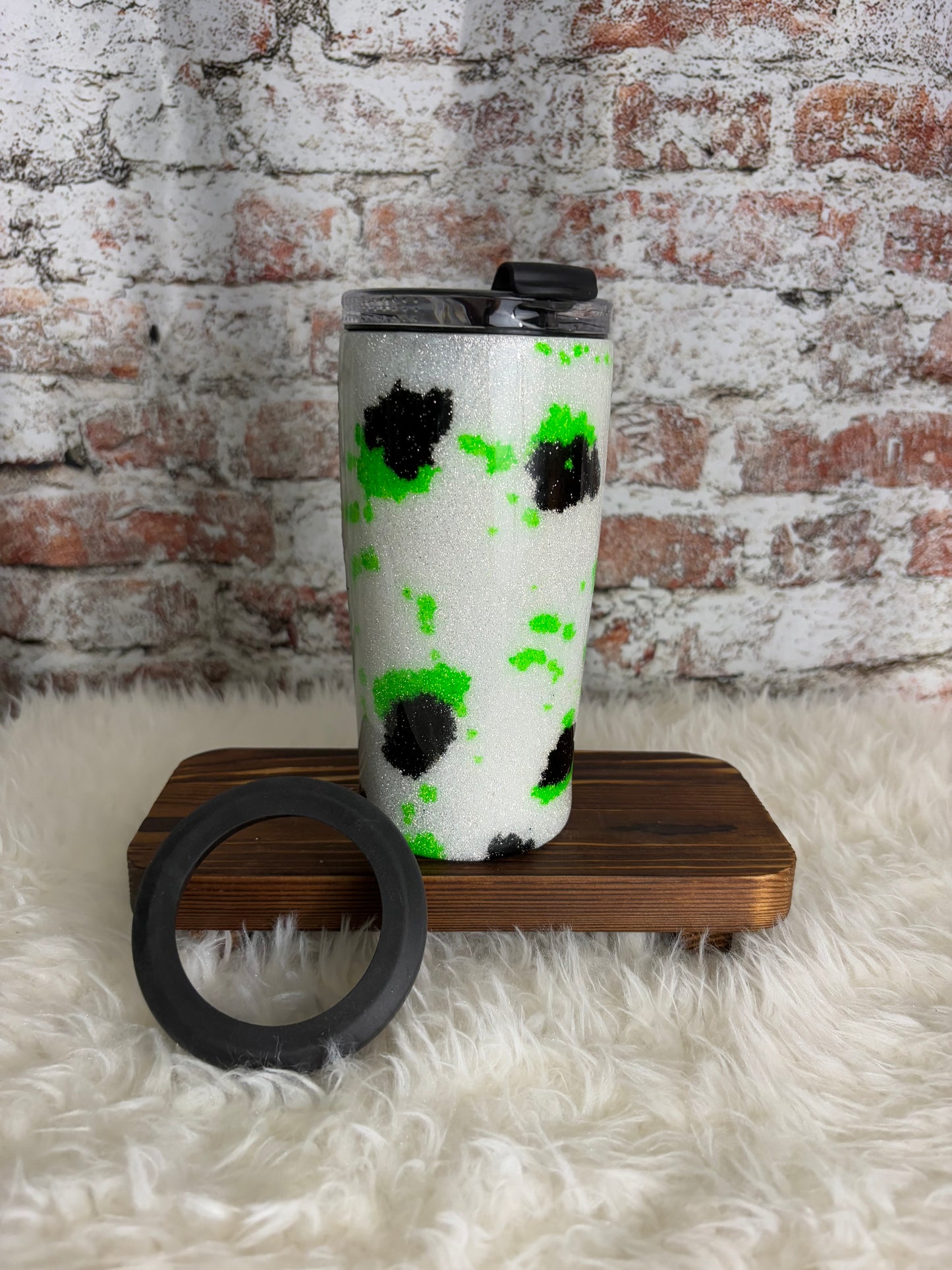 💚 Pretty to Petty 14oz Can Coozie – Sass Meets Function 💚